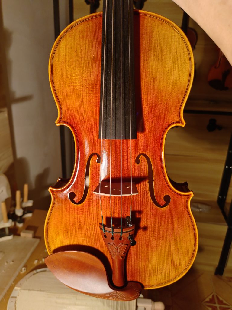 斯特拉迪瓦里和瓜奈利有哪些名琴?他们的小提琴有什么区别?