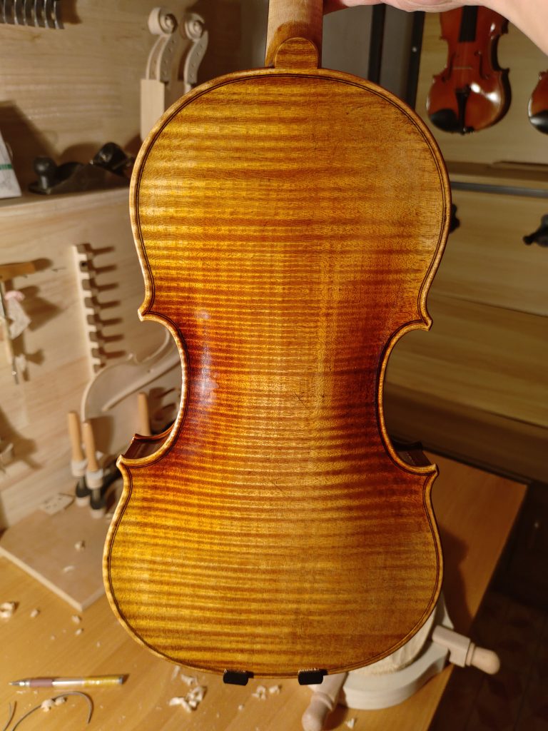 阿玛蒂欧料纯手工小提琴初学者实木手工小提琴