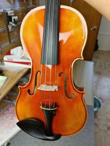 购买小提琴中提琴大提琴时要避免的陷阱